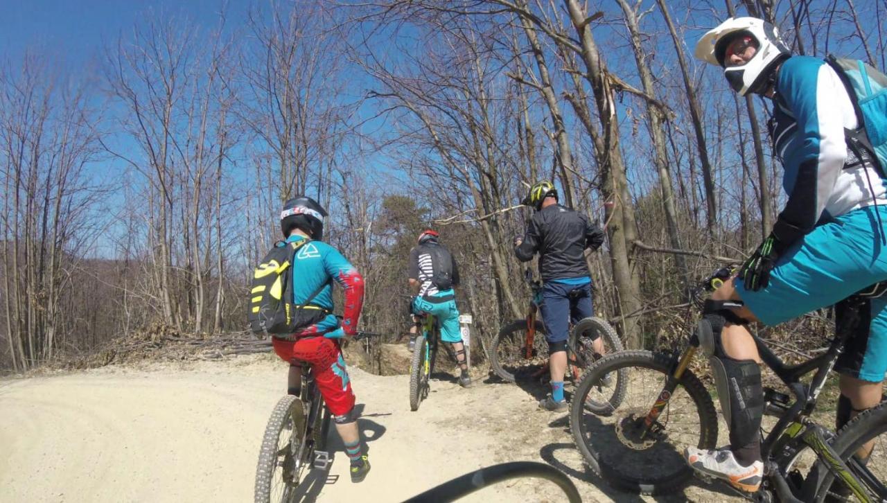 Albergo Aduepassi & Servizio Bike Shuttle Finale Ligure Exterior foto