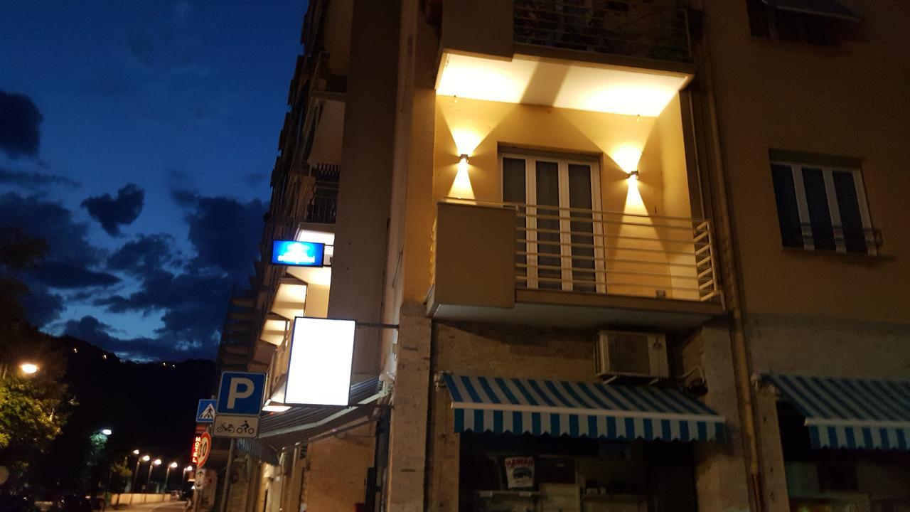 Albergo Aduepassi & Servizio Bike Shuttle Finale Ligure Exterior foto